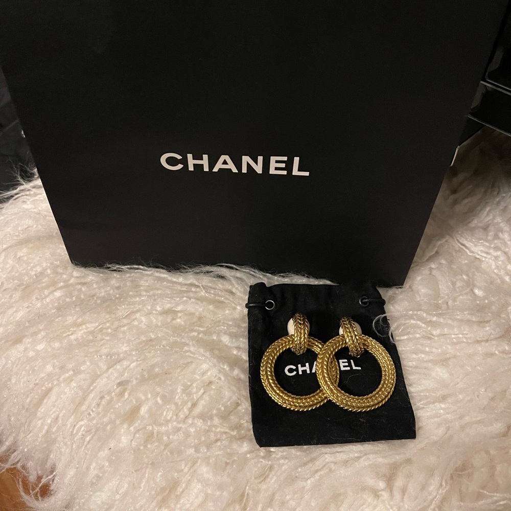 Rare- vintage Chanel chandelier earrings - Picture 4 of 6